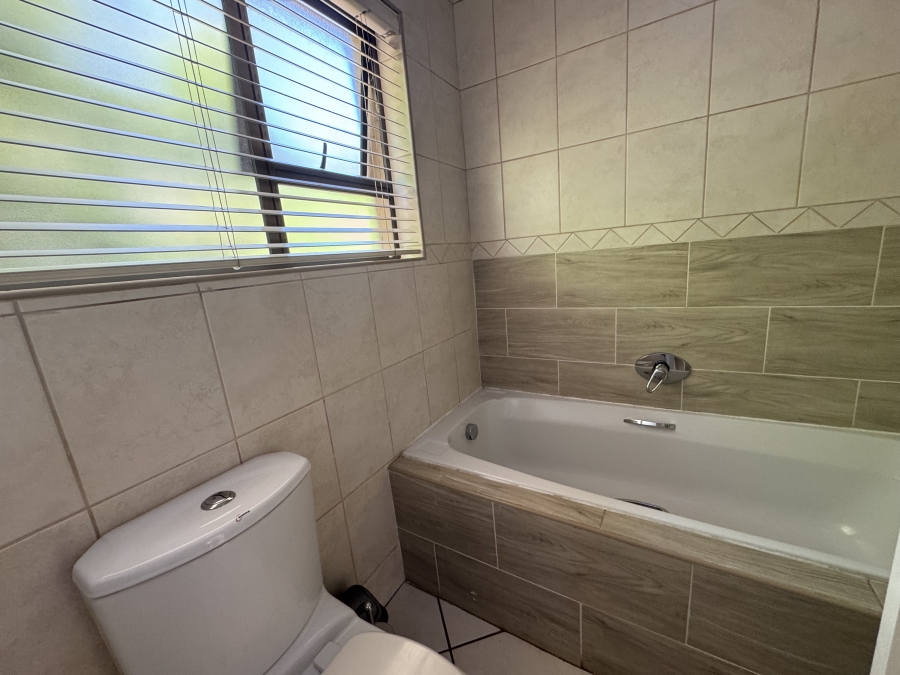 3 Bedroom Property for Sale in New Redruth Gauteng