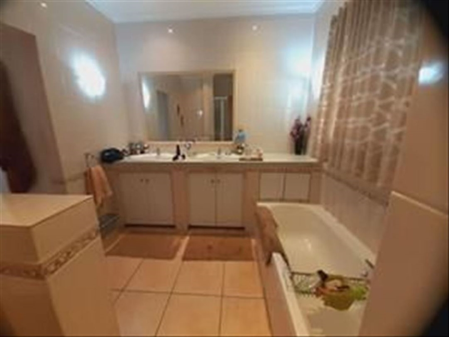 3 Bedroom Property for Sale in Sunward Park Gauteng
