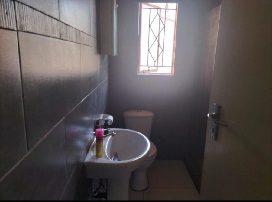 5 Bedroom Property for Sale in Leondale Gauteng