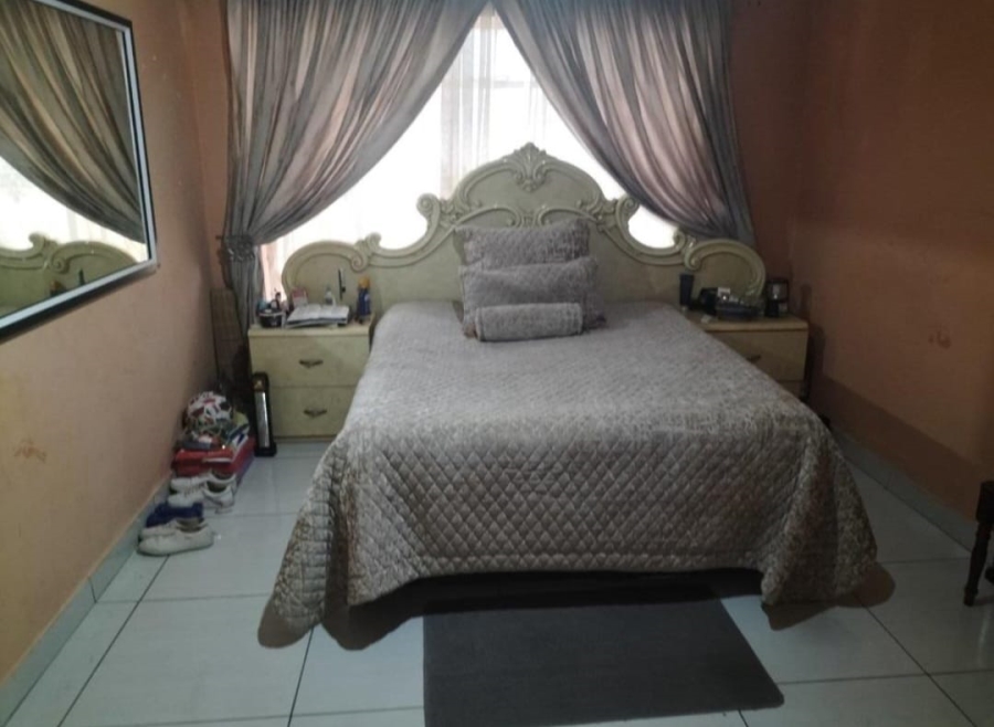 5 Bedroom Property for Sale in Leondale Gauteng