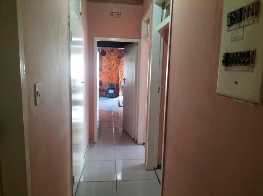 5 Bedroom Property for Sale in Leondale Gauteng