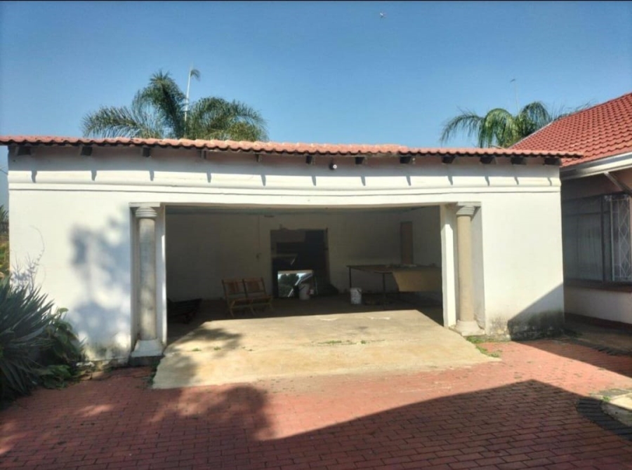 5 Bedroom Property for Sale in Leondale Gauteng