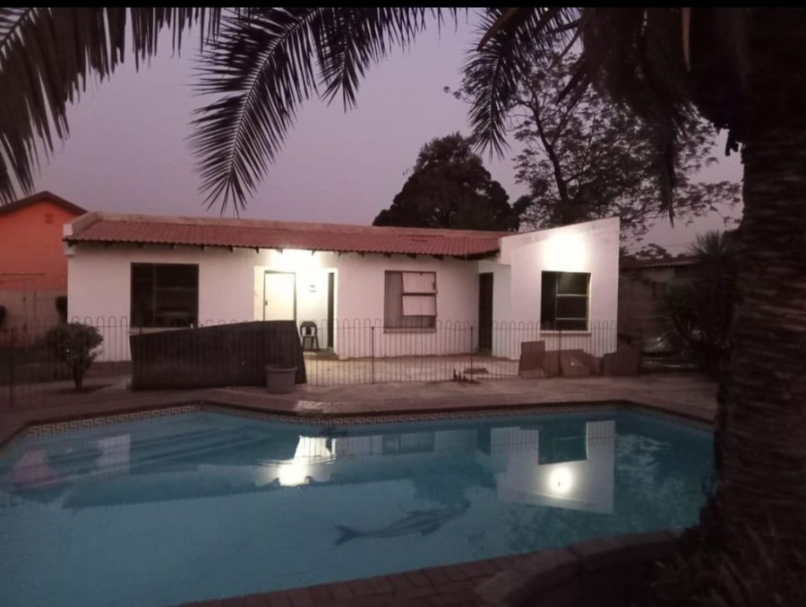 5 Bedroom Property for Sale in Leondale Gauteng