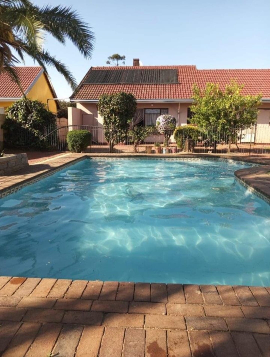 5 Bedroom Property for Sale in Leondale Gauteng