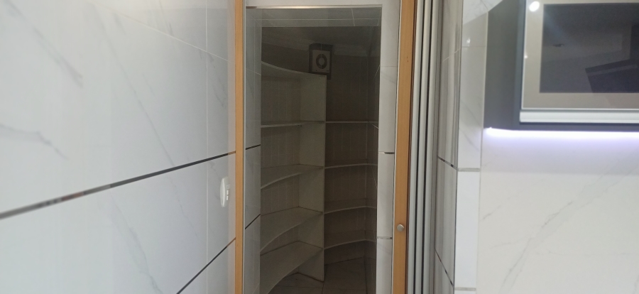 14 Bedroom Property for Sale in Bassonia Gauteng