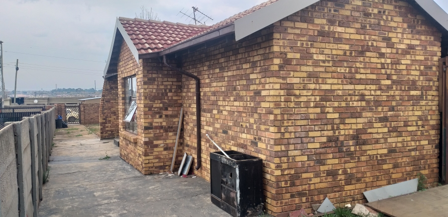 3 Bedroom Property for Sale in Etwatwa Gauteng