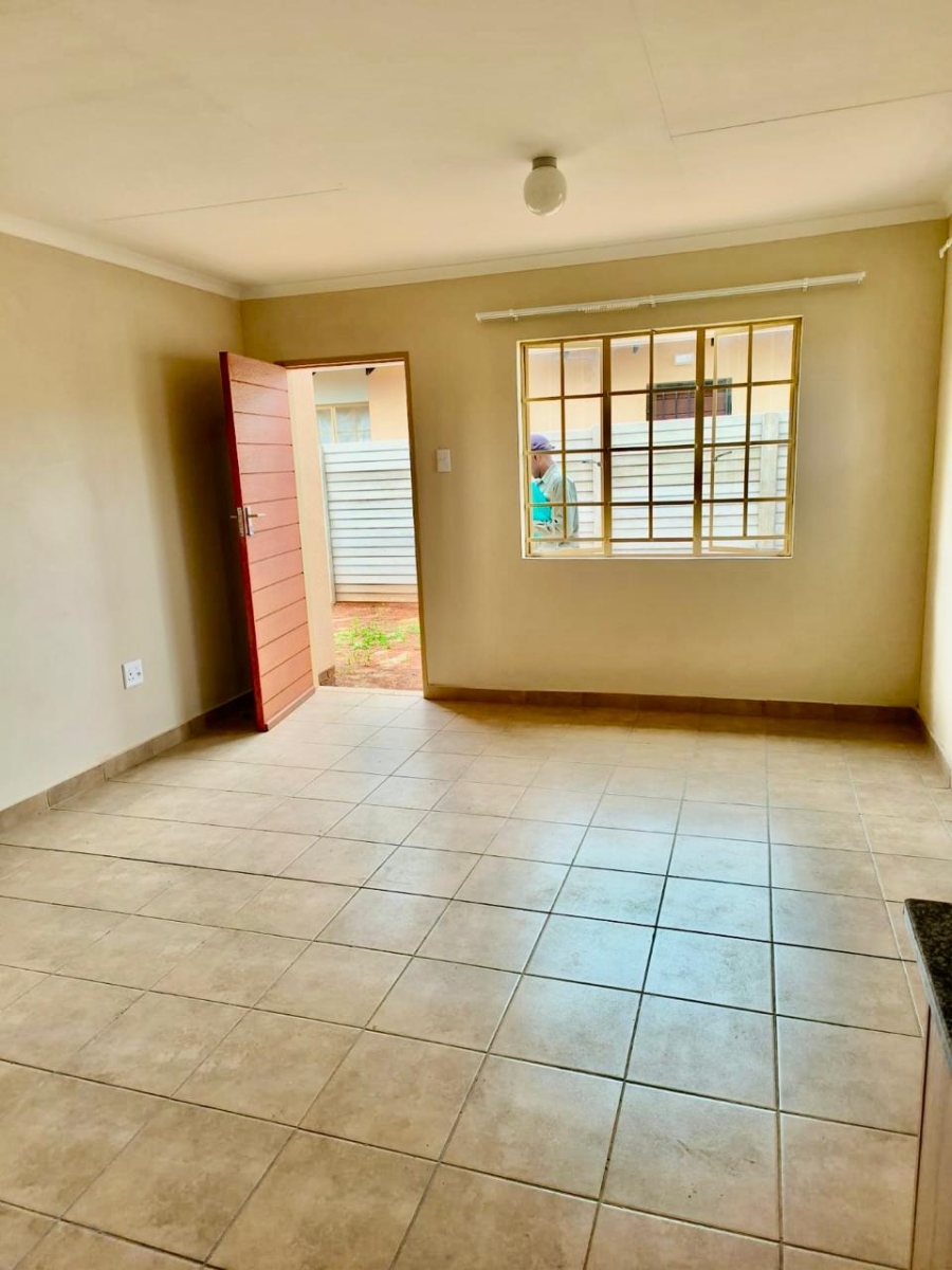 2 Bedroom Property for Sale in Palm Ridge Gauteng