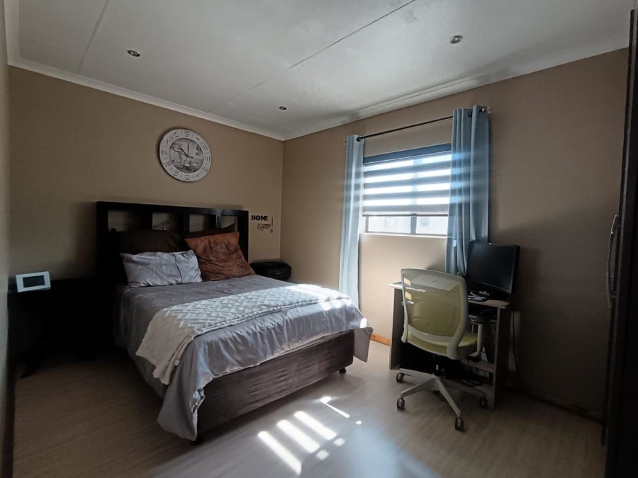 3 Bedroom Property for Sale in Parkrand Gauteng