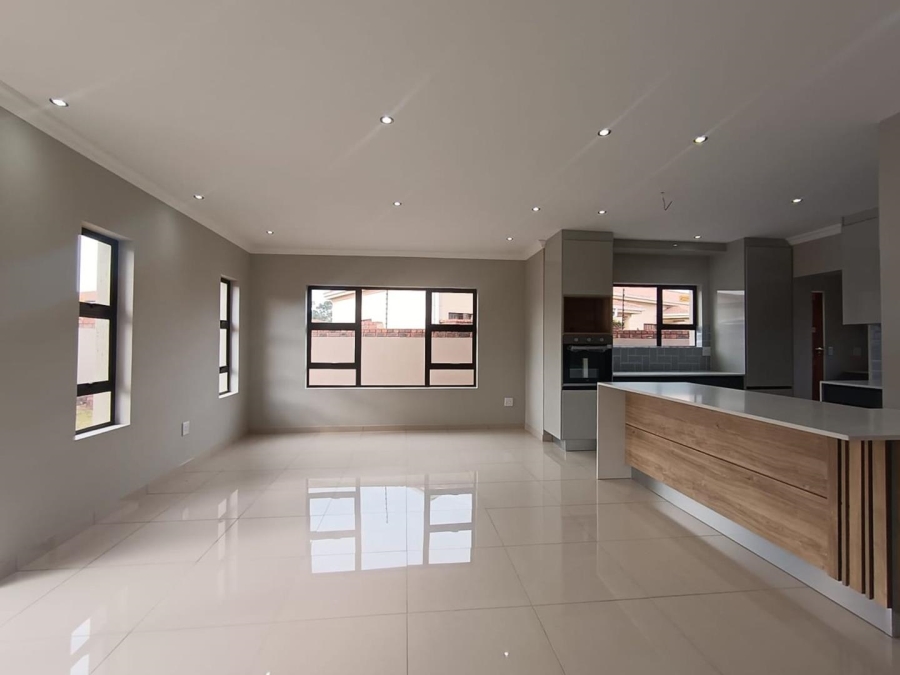 4 Bedroom Property for Sale in Comet Gauteng