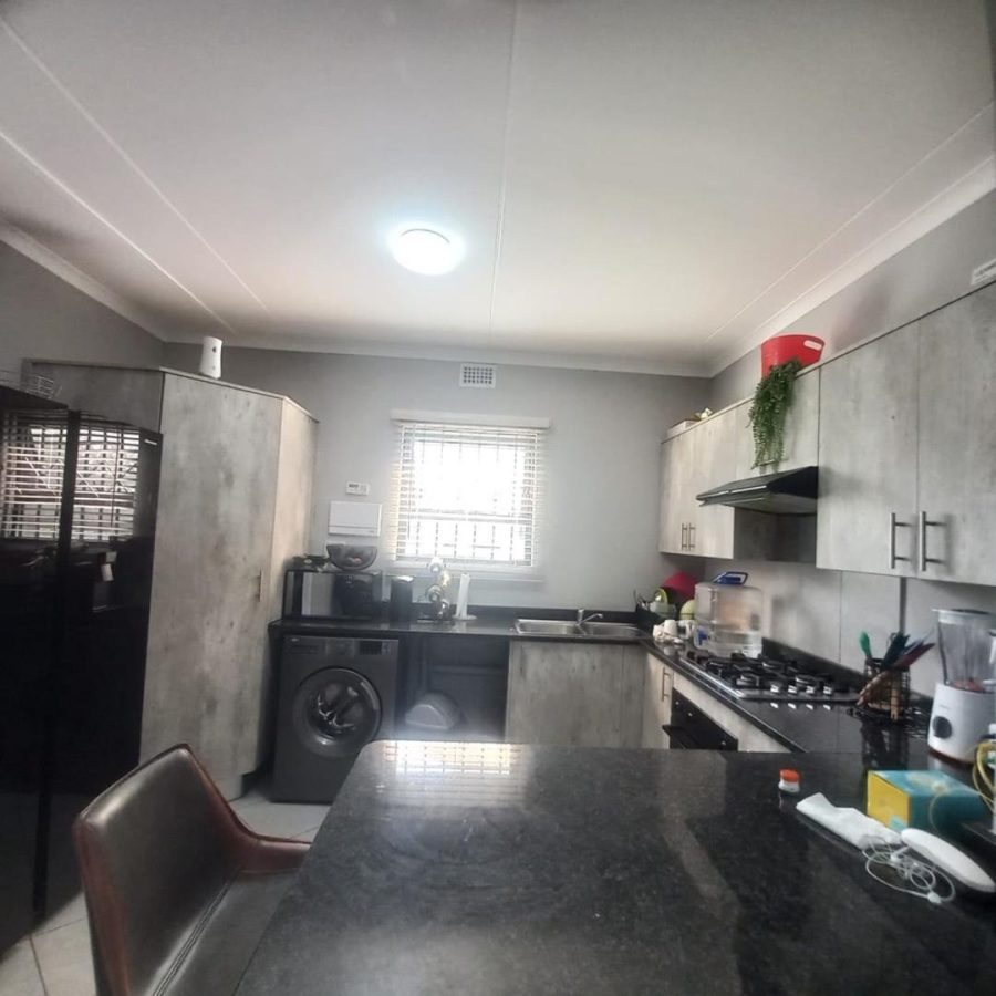 3 Bedroom Property for Sale in Norton Park Gauteng