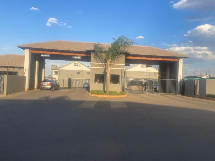 3 Bedroom Property for Sale in Norton Park Gauteng