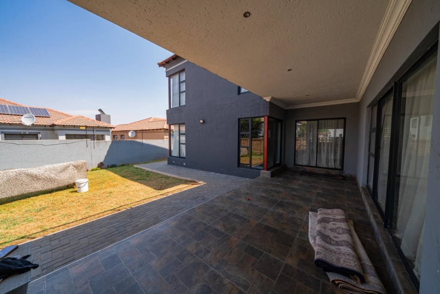 5 Bedroom Property for Sale in Parkrand Gauteng