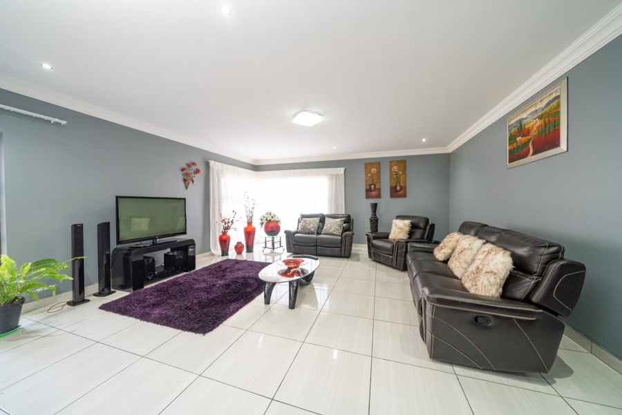 5 Bedroom Property for Sale in Parkrand Gauteng