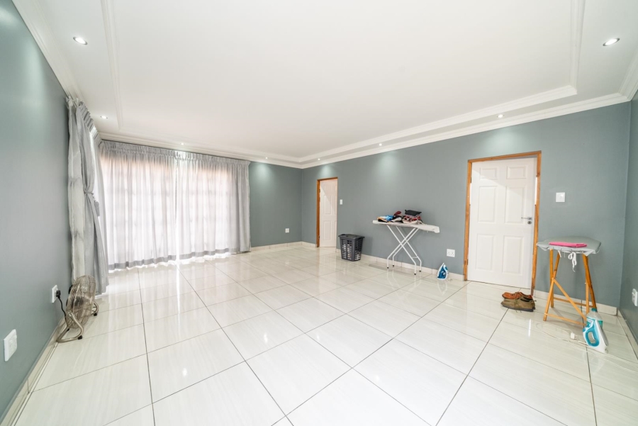 5 Bedroom Property for Sale in Parkrand Gauteng