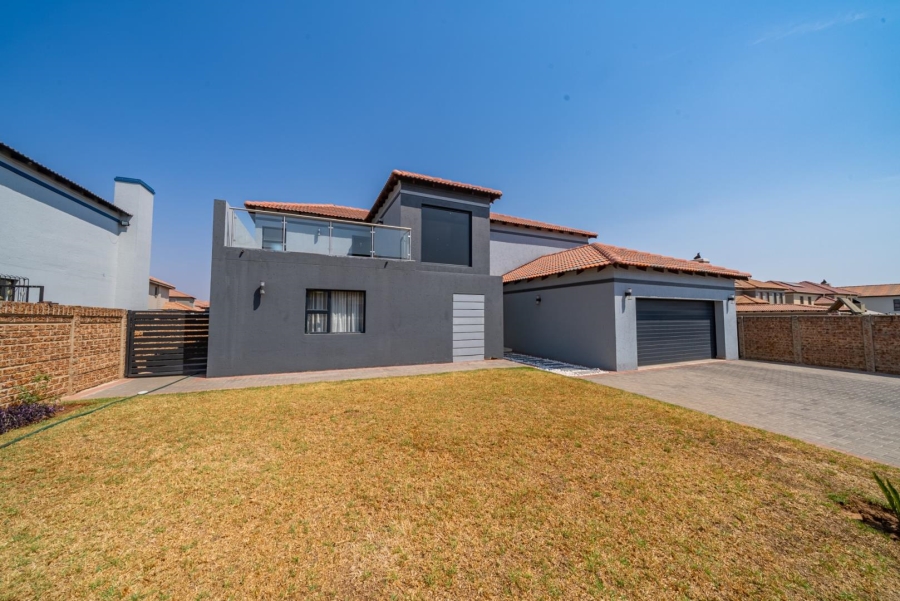 5 Bedroom Property for Sale in Parkrand Gauteng