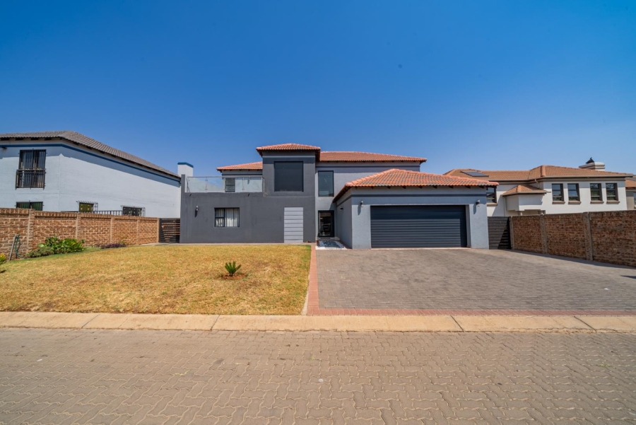 5 Bedroom Property for Sale in Parkrand Gauteng