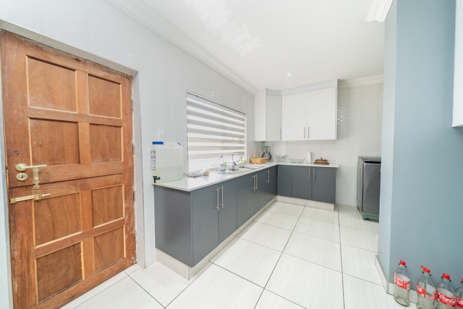 5 Bedroom Property for Sale in Parkrand Gauteng