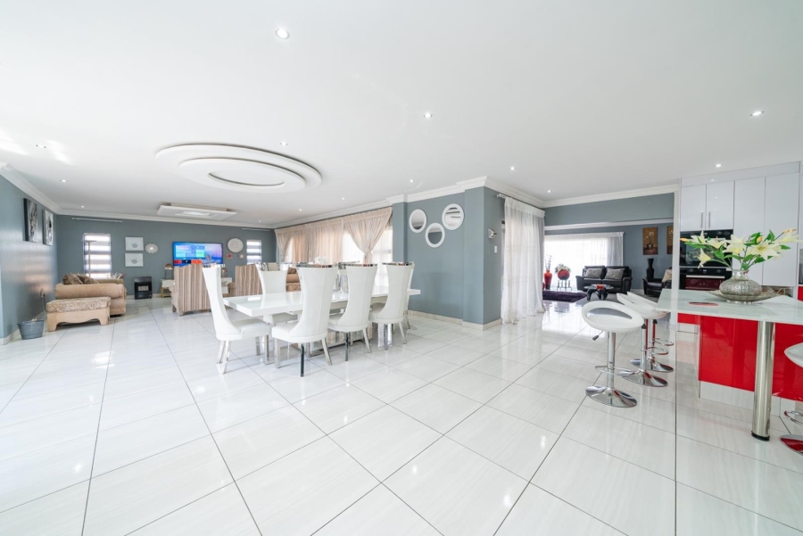 5 Bedroom Property for Sale in Parkrand Gauteng