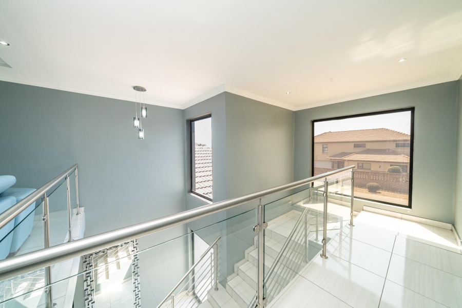 5 Bedroom Property for Sale in Parkrand Gauteng