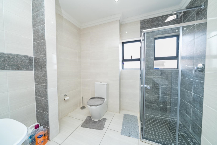 5 Bedroom Property for Sale in Parkrand Gauteng