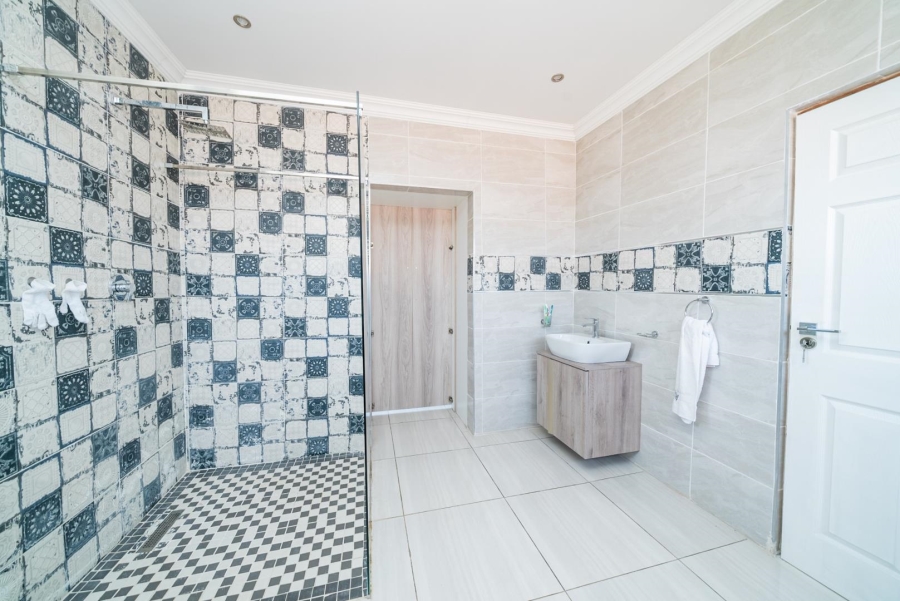 5 Bedroom Property for Sale in Parkrand Gauteng