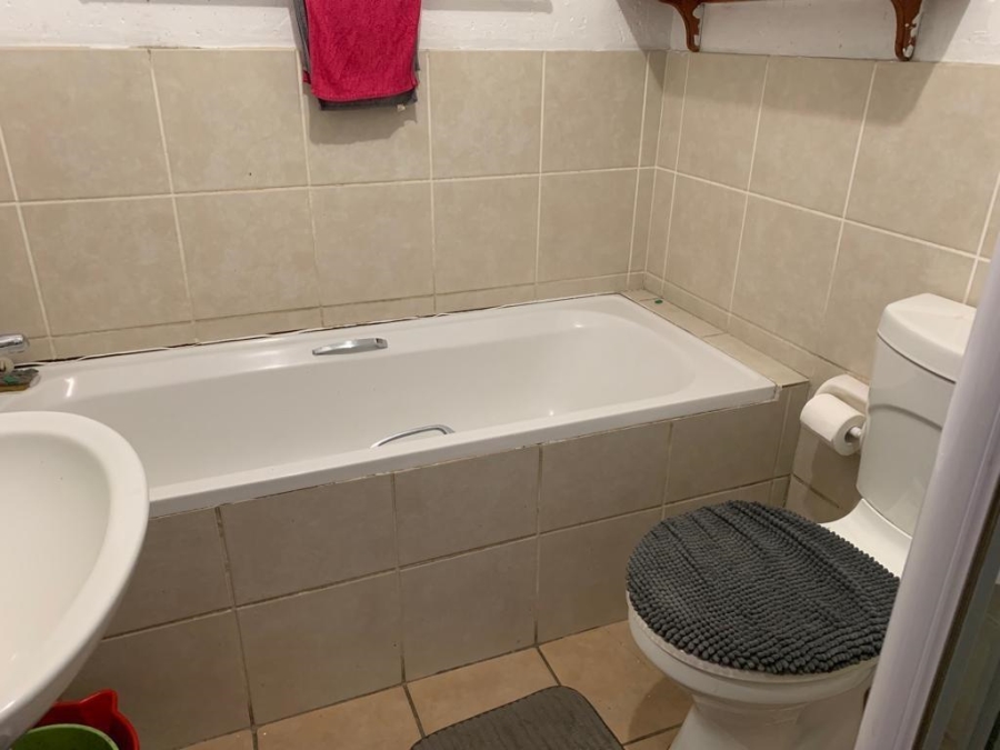 2 Bedroom Property for Sale in Comet Gauteng