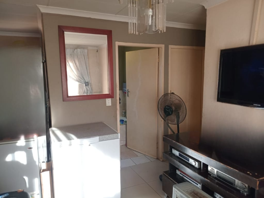 2 Bedroom Property for Sale in Lakeside Gauteng