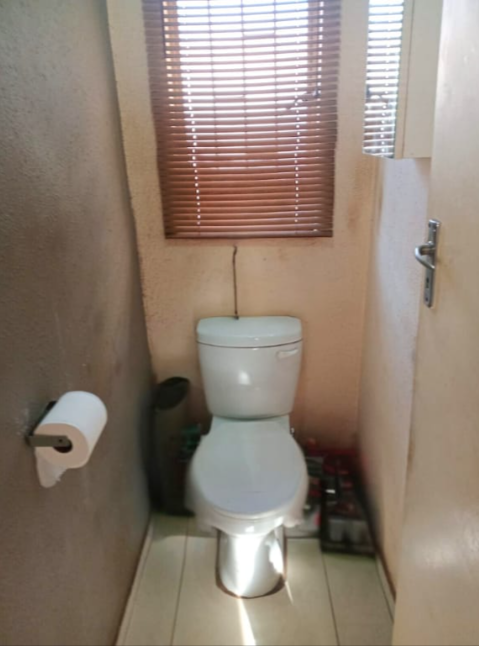 2 Bedroom Property for Sale in Lakeside Gauteng