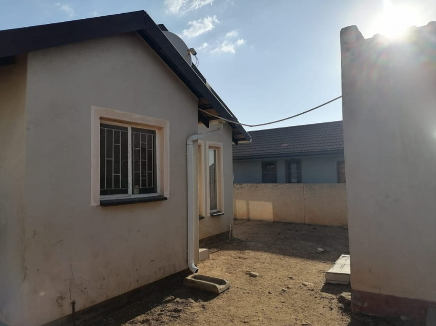 2 Bedroom Property for Sale in Lakeside Gauteng