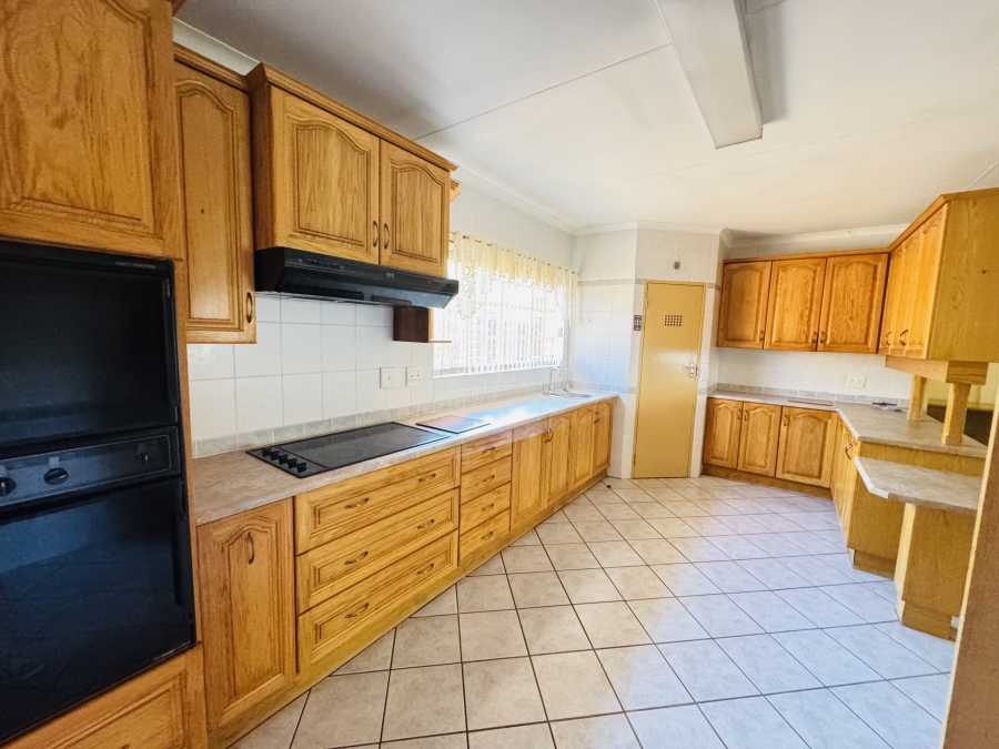 2 Bedroom Property for Sale in Faerie Glen Gauteng