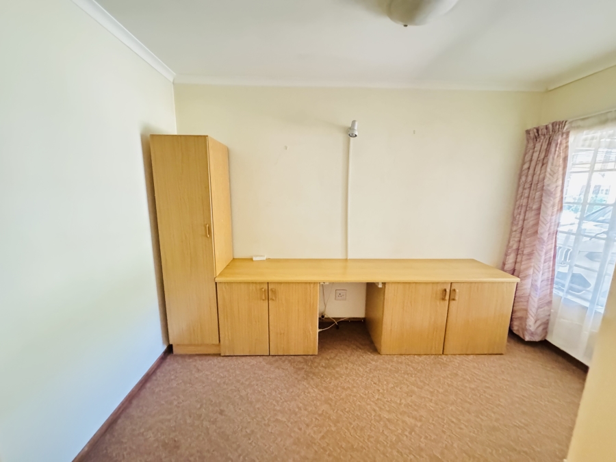 2 Bedroom Property for Sale in Faerie Glen Gauteng
