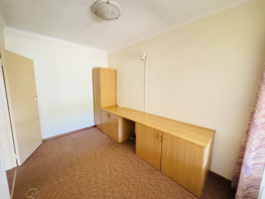 2 Bedroom Property for Sale in Faerie Glen Gauteng