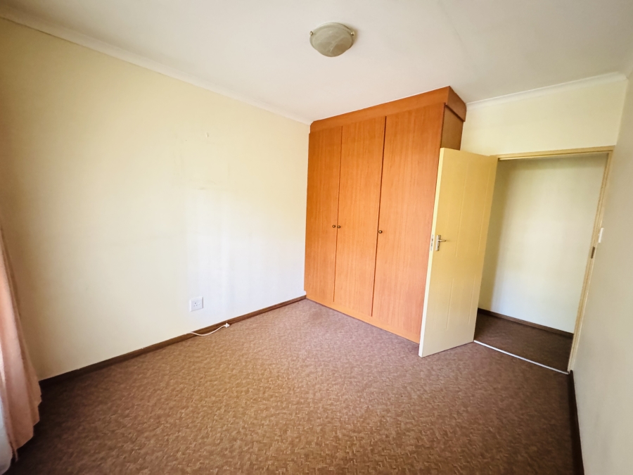2 Bedroom Property for Sale in Faerie Glen Gauteng