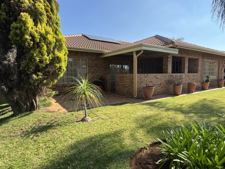 2 Bedroom Property for Sale in Faerie Glen Gauteng