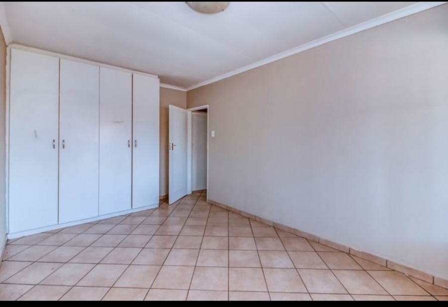 To Let 2 Bedroom Property for Rent in Krugersrus Gauteng