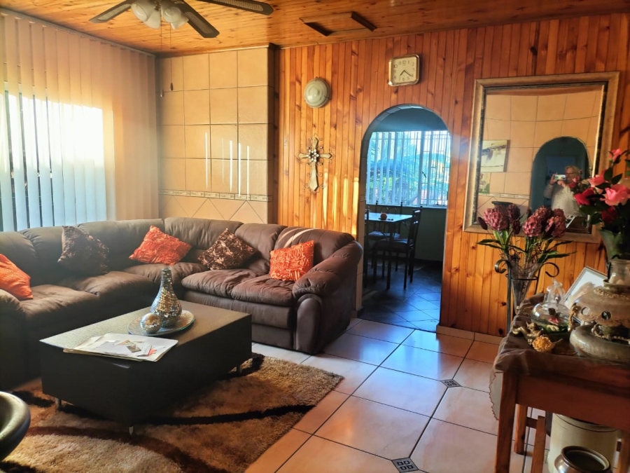 5 Bedroom Property for Sale in Sunair Park Gauteng