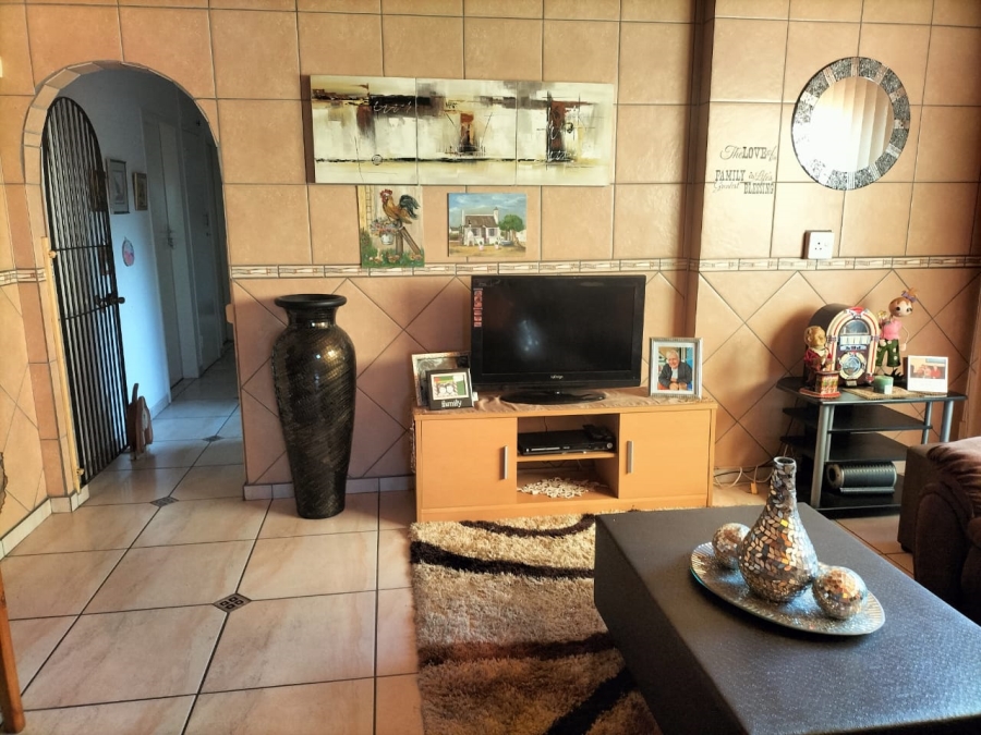 5 Bedroom Property for Sale in Sunair Park Gauteng