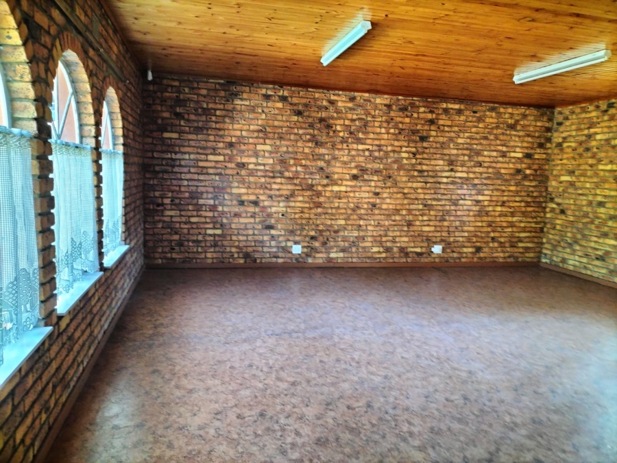5 Bedroom Property for Sale in Sunair Park Gauteng