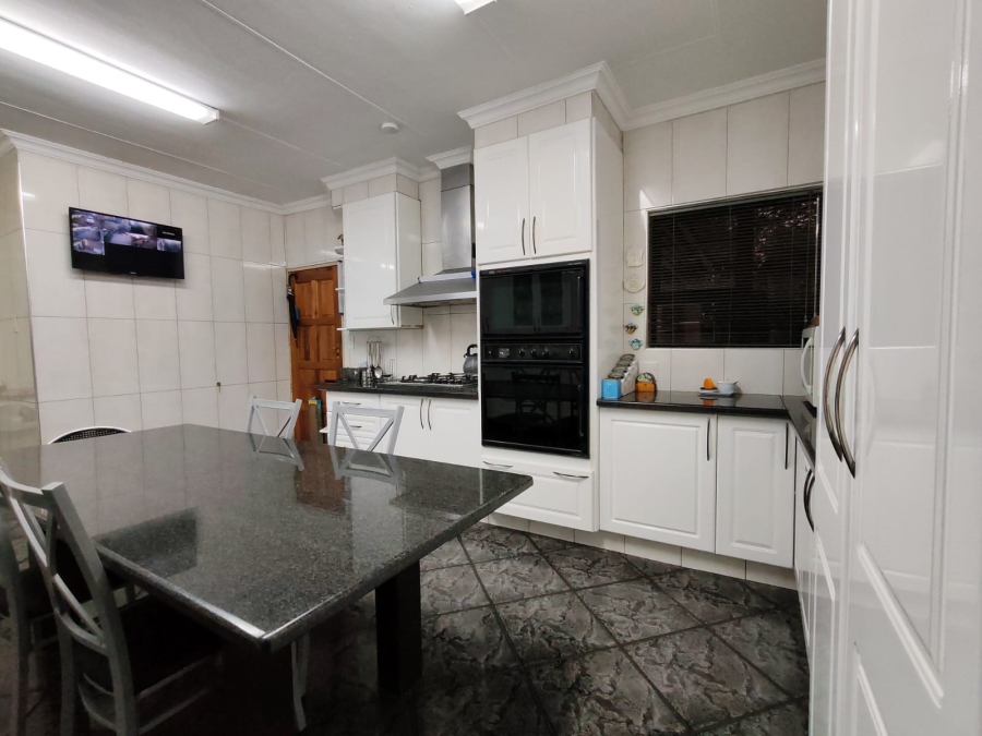4 Bedroom Property for Sale in Three Rivers East Gauteng