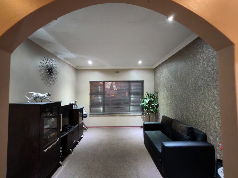 4 Bedroom Property for Sale in Three Rivers East Gauteng
