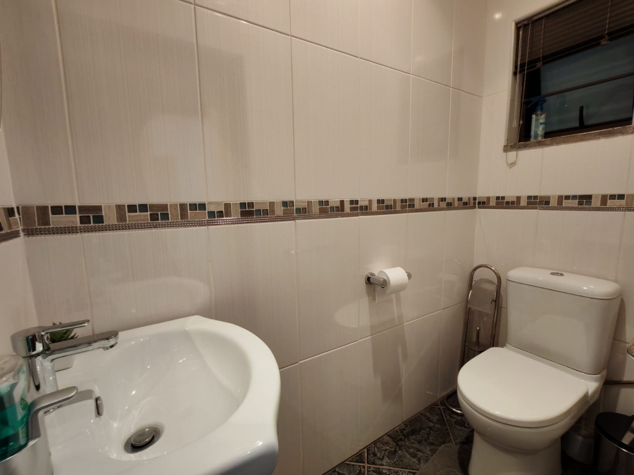 4 Bedroom Property for Sale in Three Rivers East Gauteng