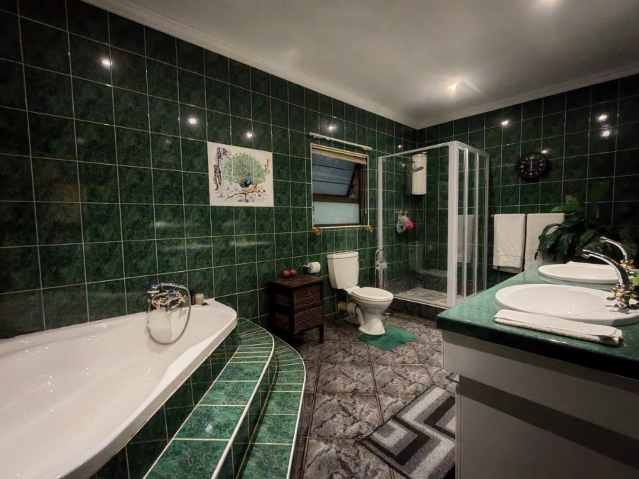 4 Bedroom Property for Sale in Three Rivers East Gauteng