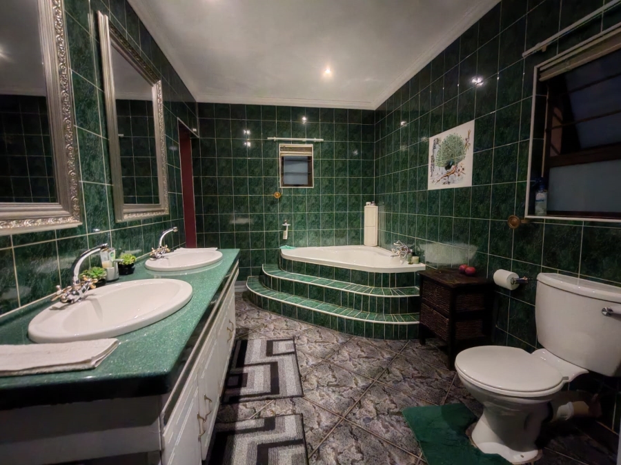 4 Bedroom Property for Sale in Three Rivers East Gauteng