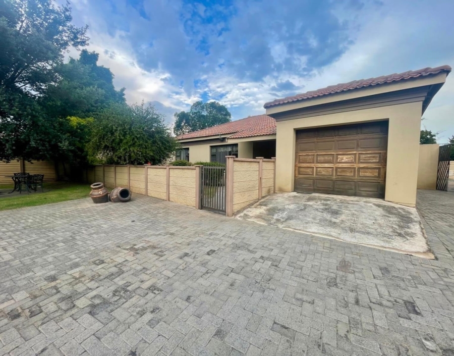4 Bedroom Property for Sale in Three Rivers East Gauteng