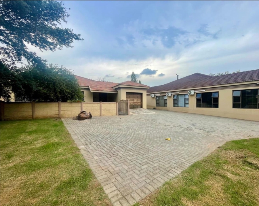 4 Bedroom Property for Sale in Three Rivers East Gauteng