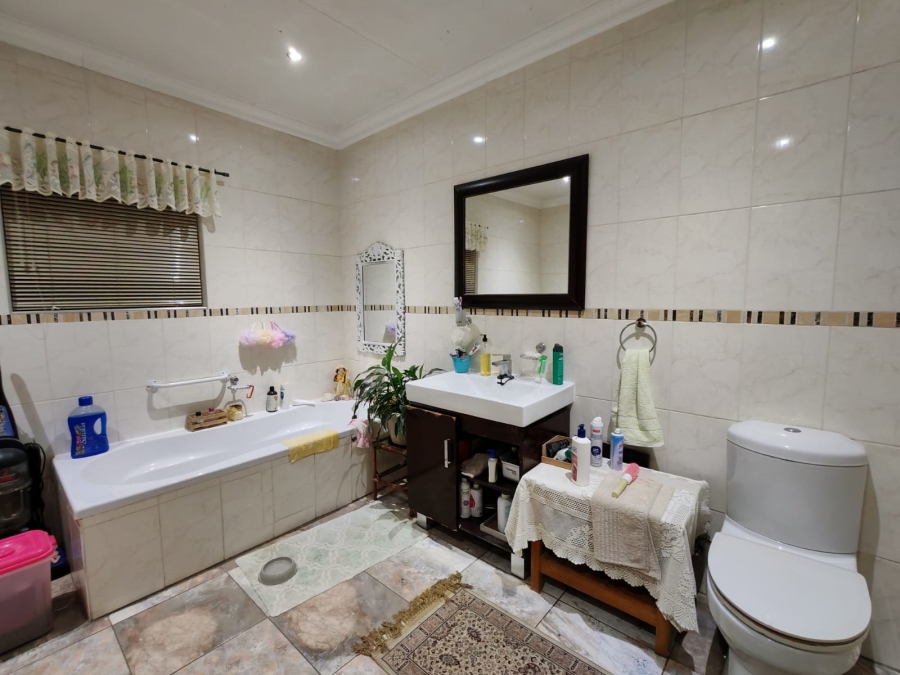 4 Bedroom Property for Sale in Three Rivers East Gauteng