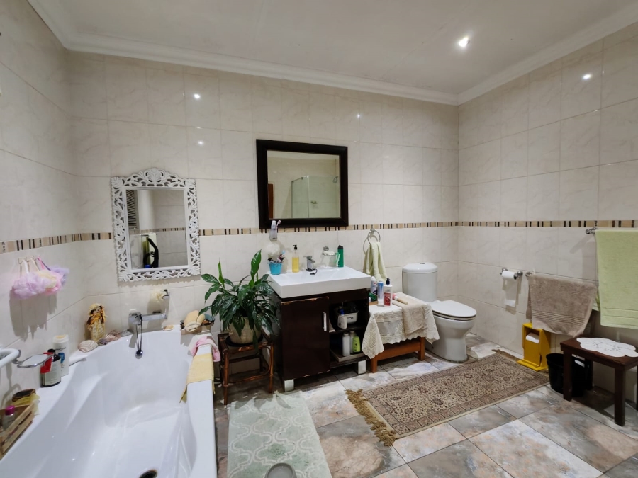 4 Bedroom Property for Sale in Three Rivers East Gauteng