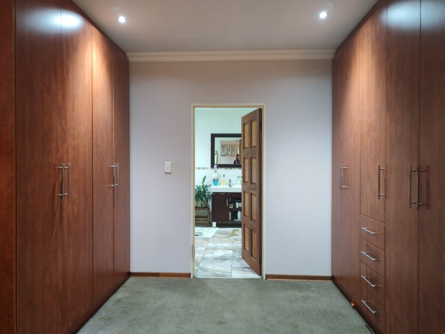 4 Bedroom Property for Sale in Three Rivers East Gauteng