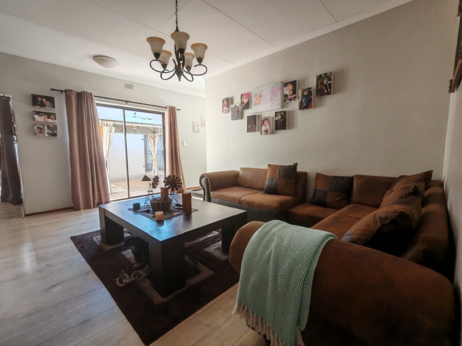 5 Bedroom Property for Sale in Three Rivers East Gauteng
