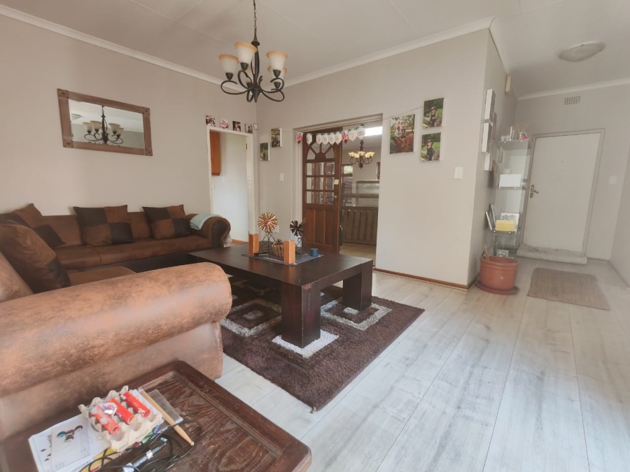 5 Bedroom Property for Sale in Three Rivers East Gauteng